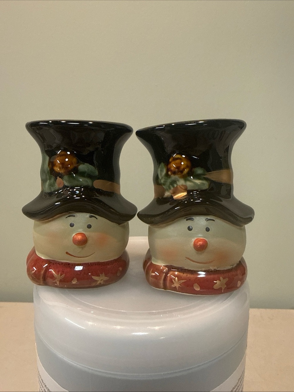 Frosty The Snowman Salt And Pepper Shaker